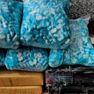 ABORDAGEM CONTINUA: Carro é descoberto com crack, cocaína e mais de 5 mil porções de ecstasy