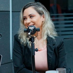 Uma conversa divertida com a comunicadora Fernanda Fogaça e a sua paixão pelo rádio