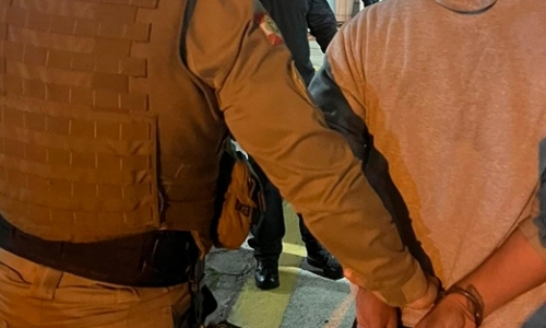 Foragido da Justiça por assassinato é capturado próximo de bar