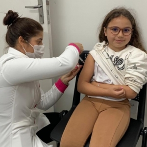 Crianças menores de 5 anos já podem ser vacinadas contra a poliomielite