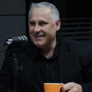 Como é administrar uma empresa e uma carreira política ao mesmo tempo?