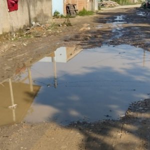 VÍDEO - Morador denuncia péssima condição de rua no Jardim Progresso