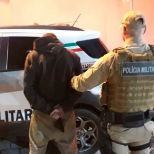 Adolescente de 16 anos, já conhecido no mundo do crime, é apreendido
