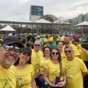 Grupo de Tijucas se reúne e participa de desfile cívico em Brasília 