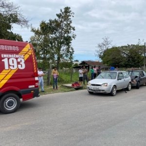 Casal de idosos fica ferido após colisão traseira em Tijucas