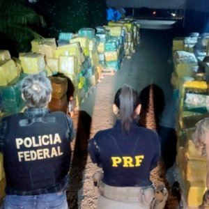 Enorme carga de maconha, avaliada em R$40 milhões é apreendida na BR-101