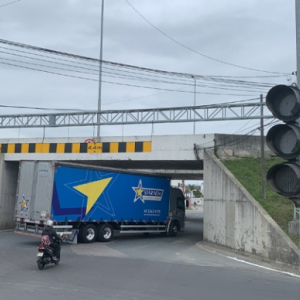 ATENÇÃO - Semáforos do viaduto de Tijucas estão desligados