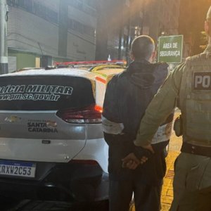 Moto é encontrada com adulteração no chassi e condutor acaba preso