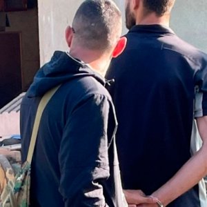 Foragido do presídio ameaça familiares, diz que está armado e que não voltará para prisão
