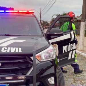 Em entrevista, delegado dá detalhes de prisão de dois suspeitos de assassinato em Tijucas