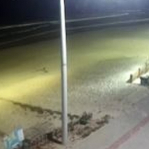 Jovem de 20 anos é arrastada por correnteza e resgatada durante a madrugada