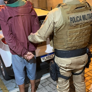 Jovem de 20 anos tenta vender bicicleta roubada na internet e acaba preso