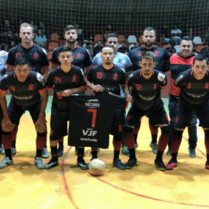 Na raça, Flamengo busca empate e elimina o Feras nos pênaltis