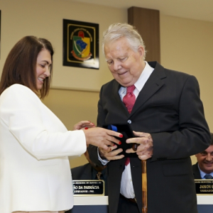 Personalidades locais e estaduais recebem premiação na Câmara de Itapema nesta quinta