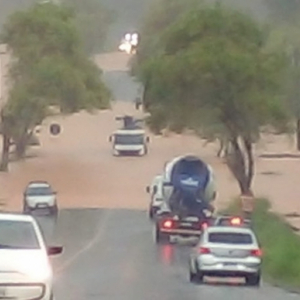 Alagamentos e quedas de barreiras deixam rodovias bloqueadas na região