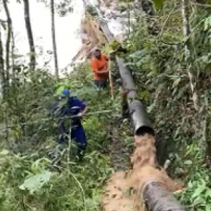 BOA NOTÍCIA - Equipes liberam tubulação e abastecimento de água será retomado