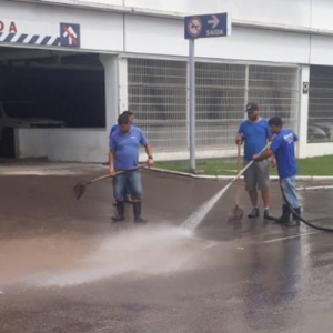 Com auxílio de cidades, ruas de São João Batista passam por limpeza