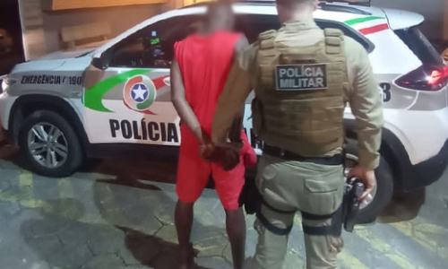 Traficante é preso em área conhecida por intensa venda de drogas