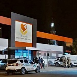 Durante surto, homem provoca “quebra-quebra” em hospital 