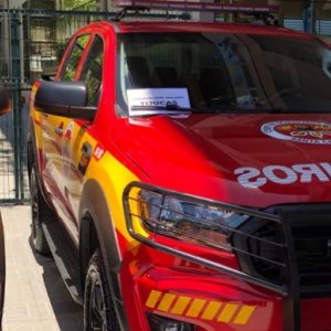 Bombeiros de Tijucas recebem nova viatura para agilizar resgates