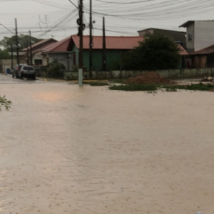 Debaixo d’água: ruas de Tijucas registram grandes alagamentos