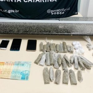 Traficantes cariocas são presos com drogas na Orla de Itapema