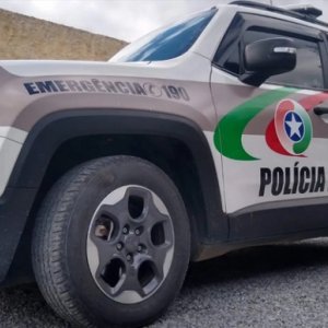 Homem é preso em flagrante enquanto se masturbava em provador de loja