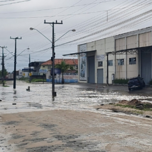 Debaixo d’água - Tijucas amanhece outra vez com ruas alagadas