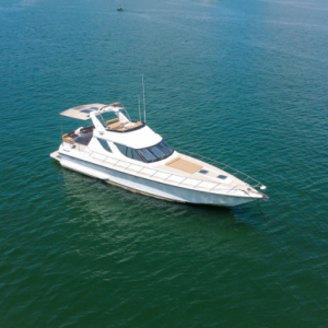 Verão no Caixa D'Aço faz aluguel de lanchas disparar; saiba como alugar