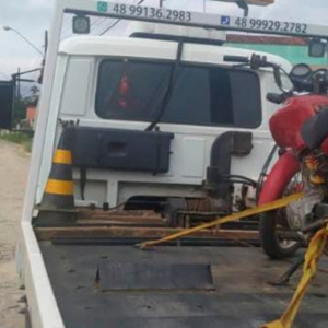 Moto é recuperada após ser furtada em supermercado