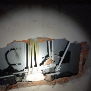 Servidores públicos são feitos de reféns durante roubo em caixa eletrônico