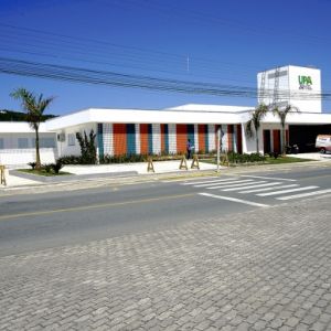 Homem fica inconsciente após levar uma facada no abdômen