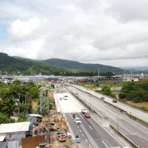 Depois de quase uma hora de bloqueio, BR-101 em Tijucas é liberada
