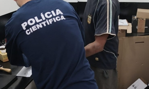 Foragido tenta mentir o nome mas é desmascarado por impressão digital