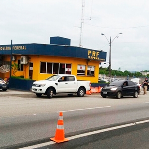 Autoridades e PRF concordam em mudar posto de Itapema para aliviar congestionamentos na BR-101