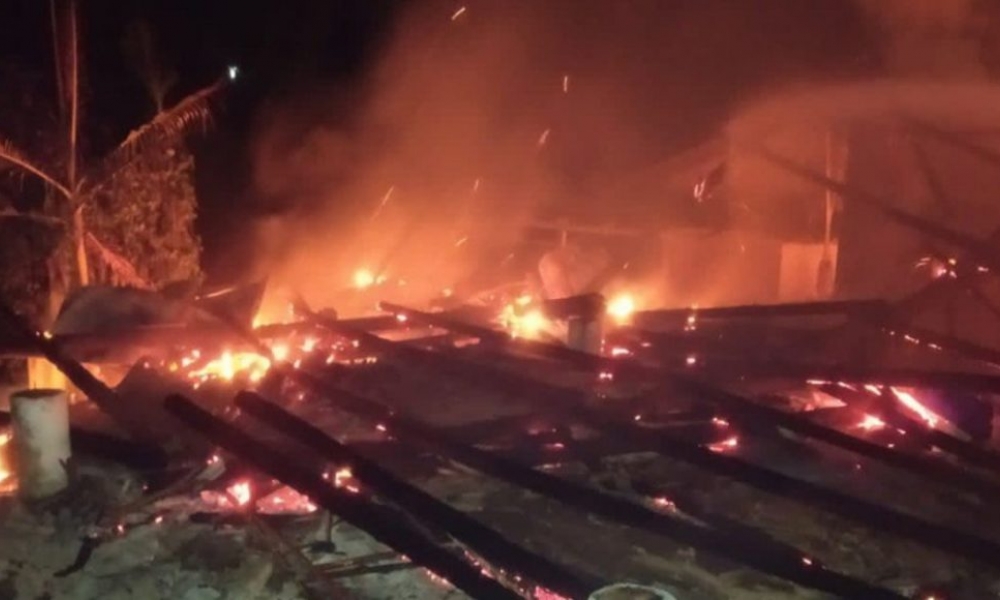 Homem sofre queimaduras durante incêndio em residência