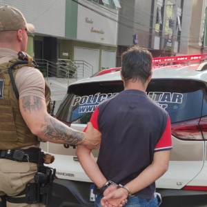 Passageiro é preso na rodoviária acusado de passar mão em mulher