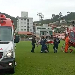 Helicóptero Arcanjo é acionado para transferência de paciente com dificuldades respiratórias