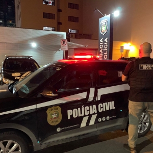 Adolescentes que ameaçavam ataques em escolas, recebem visita da polícia