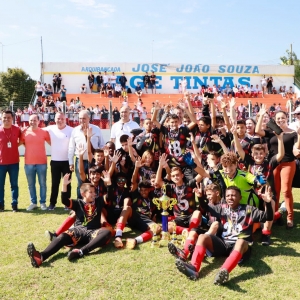 Com vitória acirrada, Ondina Maria Dias entra para 2ª fase do Moleque Bom de Bola