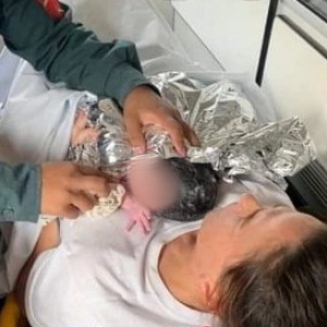 Sem saber que estava grávida, mulher dá à luz dentro de padaria