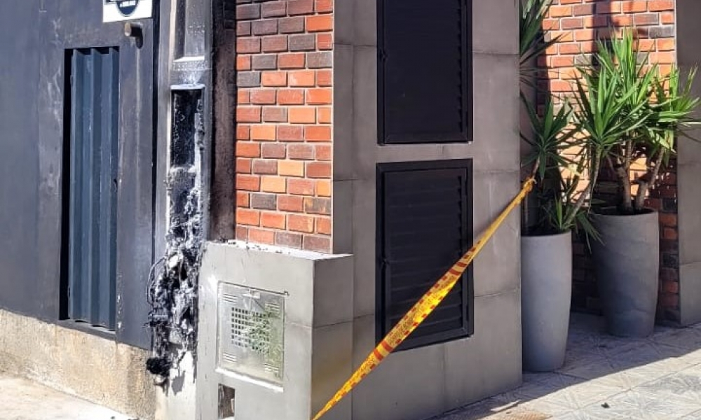 Princípio de Incêndio em edifício multifamiliar assusta moradores, mas é controlado por bombeiros