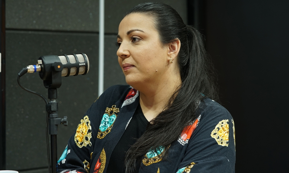Empreendedora no ramo da beleza, fala sobre como é conciliar a vida profissional com a maternidade