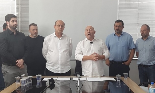Prefeito cassado e vice deixam prefeitura de Brusque