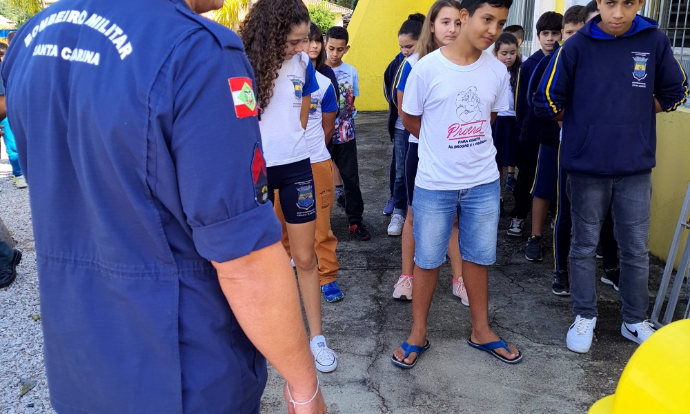 Corpo de Bombeiros capacita alunos de Governador Celso Ramos