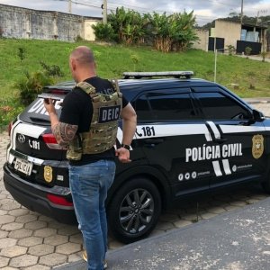 Acusado de extorsão, apropriação indébita, moeda falsa e estelionato é preso
