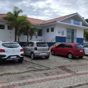 Depois de danificada por conta das chuvas, UBS que atende 12 mil pessoas será reaberta em São João Batista 