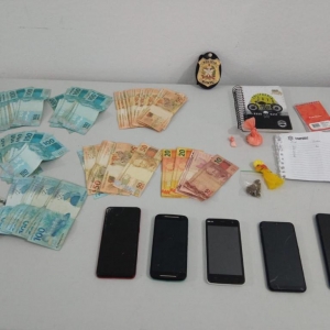 Polícia Civil de Tijucas prende traficante dentro da própria casa no interior de Canelinha