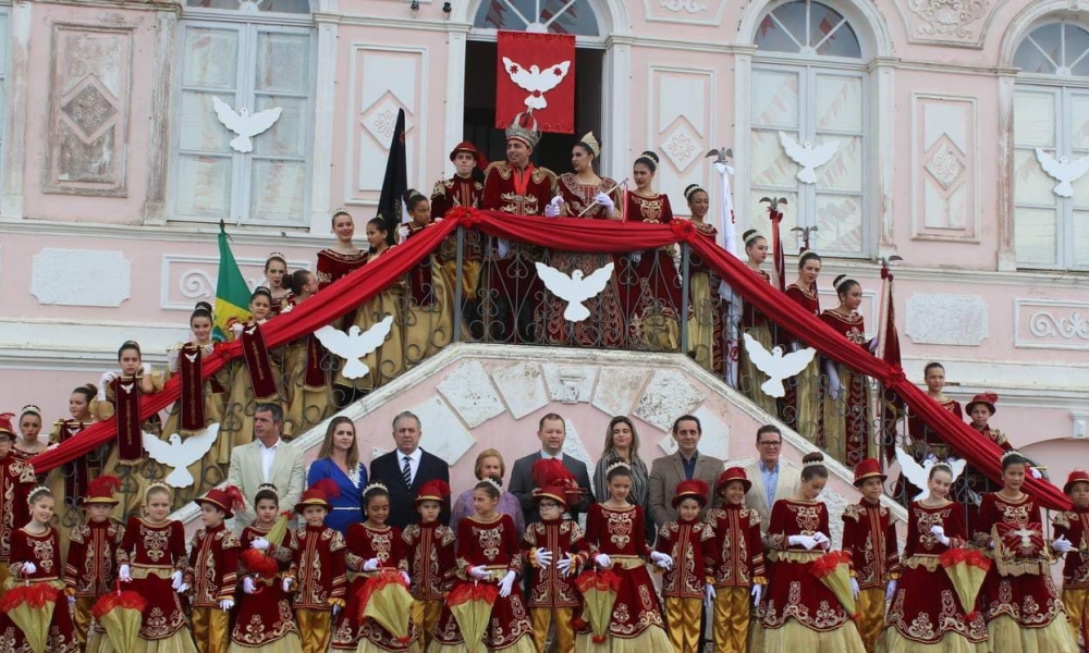 VIDEO: Festa do Divino, em Tijucas, começa com Santa Missa e tradicional bingo 