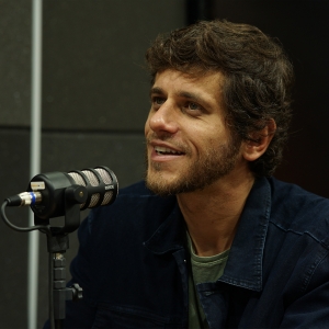 Desde criança tendo contato com a música, hoje é cantor e compositor  